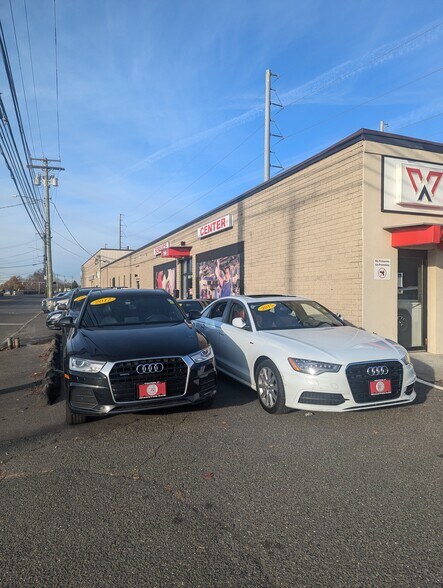 More Photos Of 1860 Stratford Ave, Stratford Auto Repair For Sale