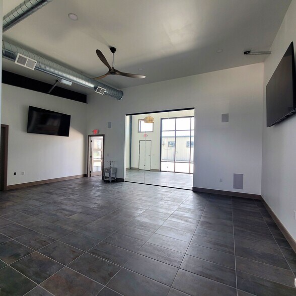 More Photos Of 2975 Heartland Dr, Grand Forks Flex For Lease