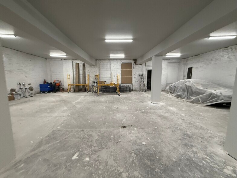 More Photos Of 156 E 105th St, New York Specialty For Lease