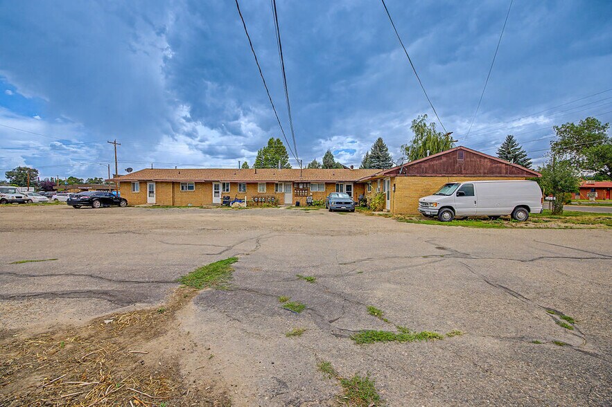 More Photos Of 630 W 6th St, Craig Apartments For Sale