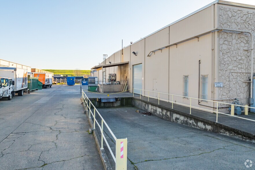 More Photos Of 8640-8670 23rd Ave, Sacramento Warehouse For Lease