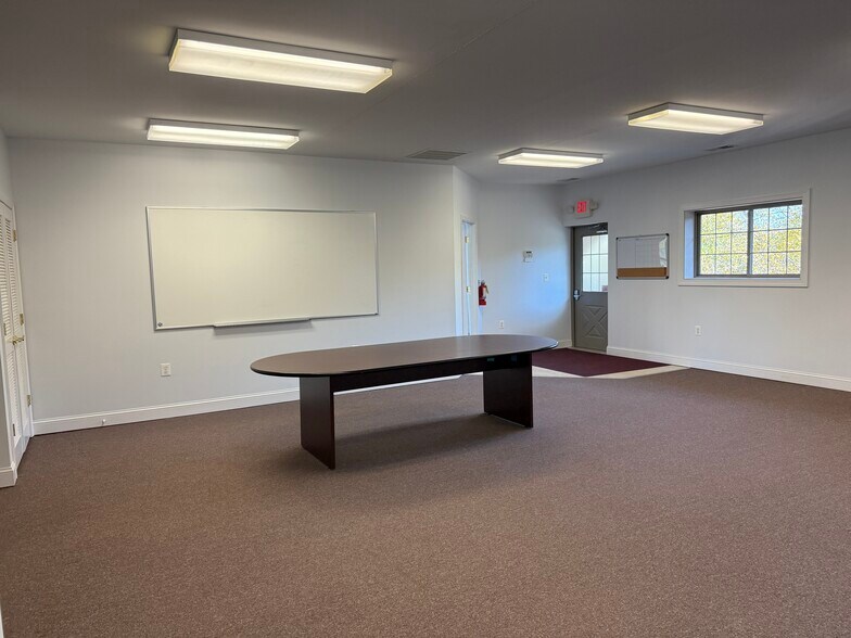 More Photos Of 8211 Baltimore Annapolis Blvd, Pasadena Light Distribution For Lease