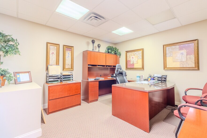 More Photos Of 2703 Mosside Blvd, Monroeville Medical For Lease