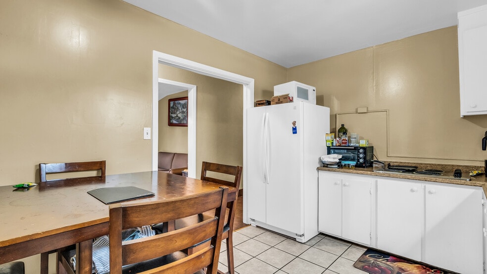 More Photos Of 909 53rd Ave, Oakland Warehouse For Sale