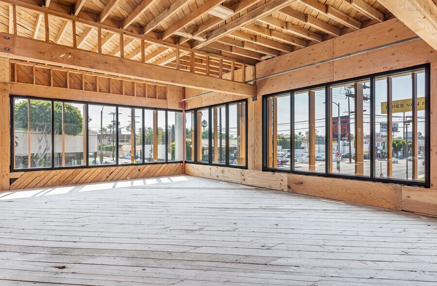 More Photos Of 501-511 N La Cienega Blvd, West Hollywood Storefront Retail Office For Lease