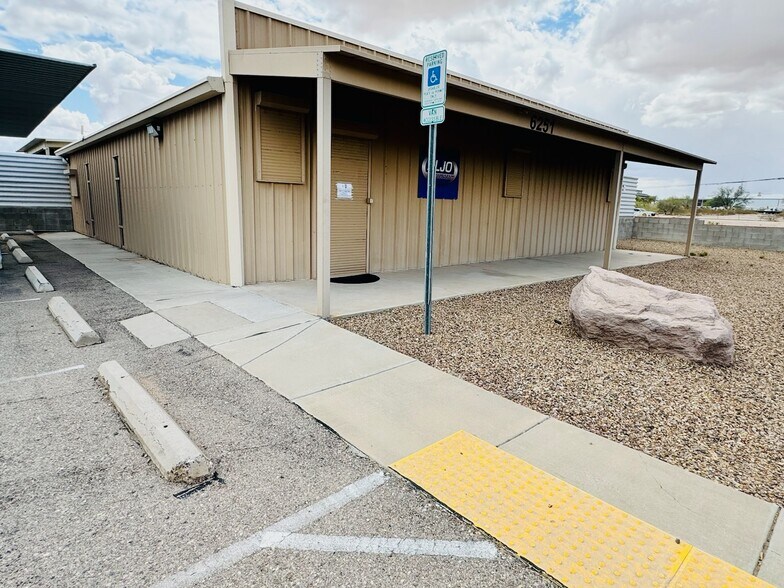 More Photos Of 6251 S Tucson Blvd, Tucson Research And Development For Lease