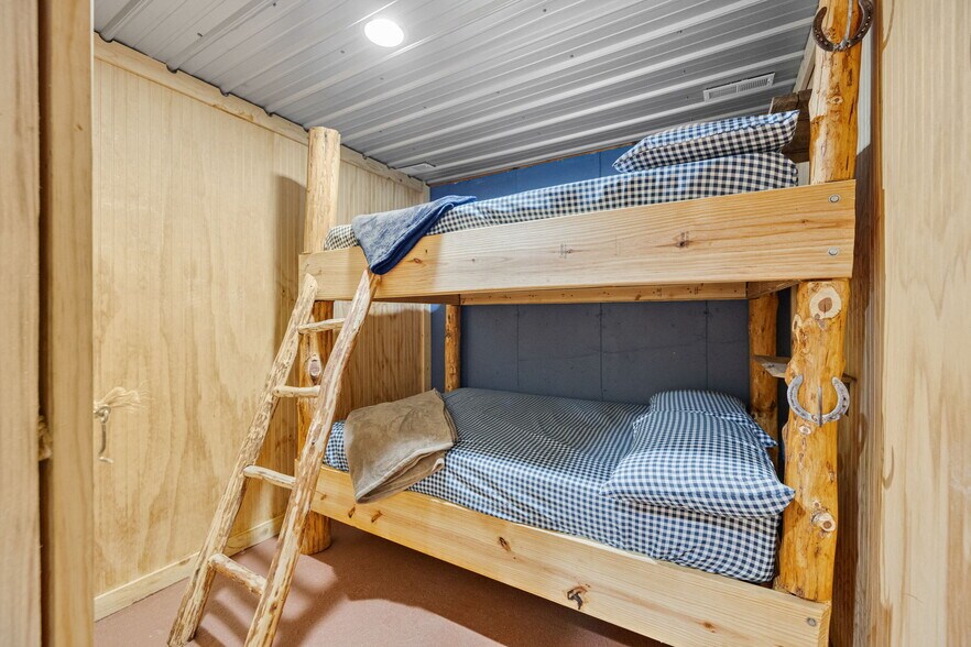 More Photos Of 714 N Saint Mary St, Pilot Knob Freestanding For Sale