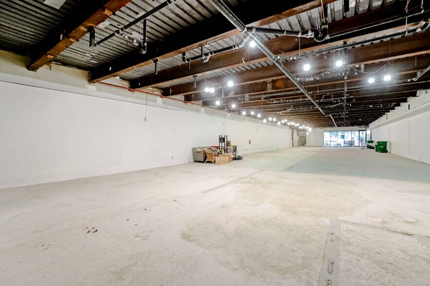 More Photos Of 1305 Dundas St W, Toronto Storefront Retail Office For Lease