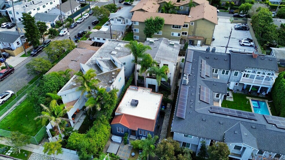 More Photos Of 558 San Juan Ave, Venice Apartments For Sale