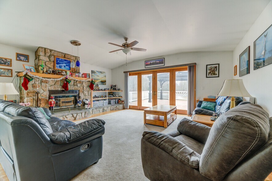 More Photos Of 160 Creamery Rd, Greenville Restaurant For Sale