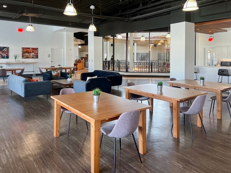 More Photos Of 122 W Pine St, Orlando Coworking Space
