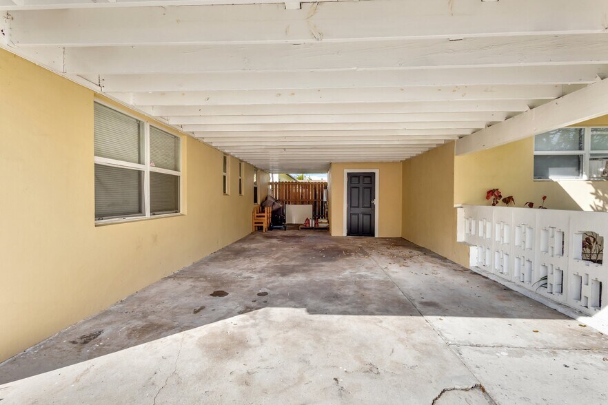 More Photos Of 832 S J St, Lake Worth Beach Multifamily For Sale