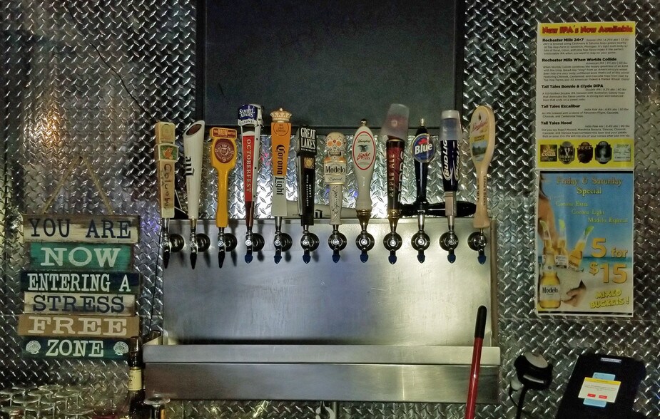 More Photos Of 4002 Jennings Rd, Cleveland Bar For Sale