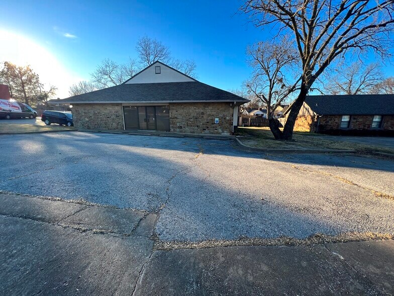 More Photos Of 5546 S 79th East Pl, Tulsa Office For Lease