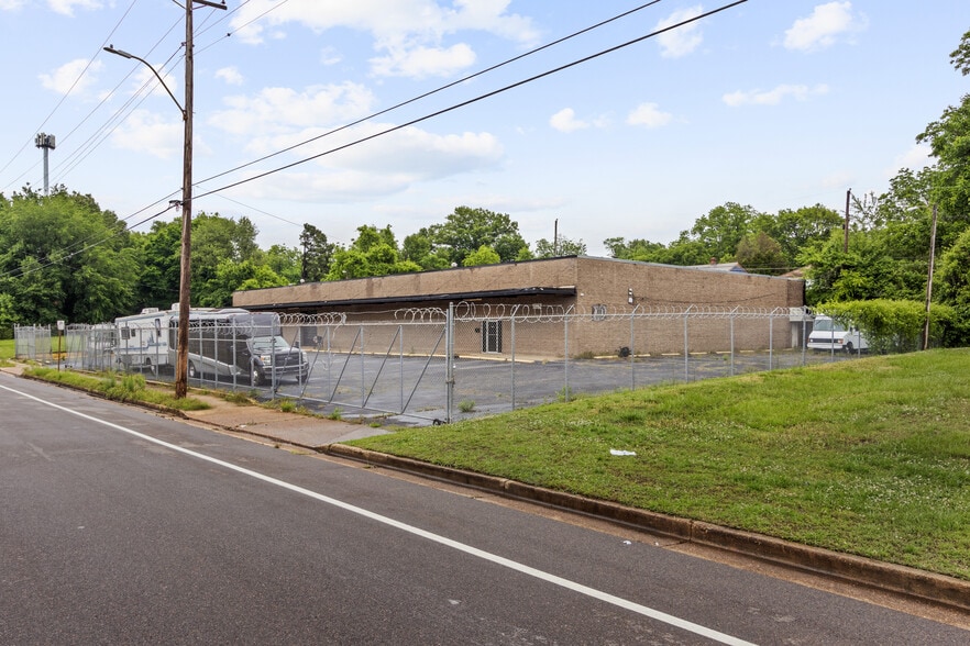 More Photos Of 1862 LATHAM St, Memphis Warehouse For Sale