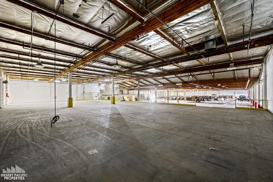 More Photos Of 45585 Commerce St, Indio Warehouse For Sale