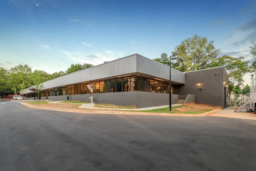 More Photos Of 3726 Latrobe Dr, Charlotte Office For Sale