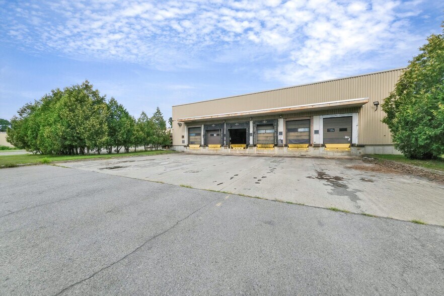 More Photos Of 1700 Enterprise Dr, Kingston Warehouse For Sale