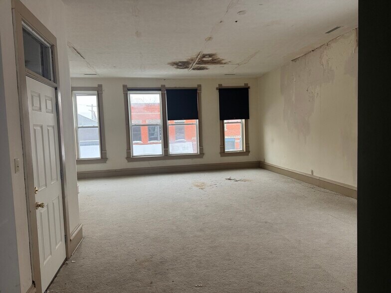 More Photos Of 111 N Walnut St, North Manchester General Retail For Sale