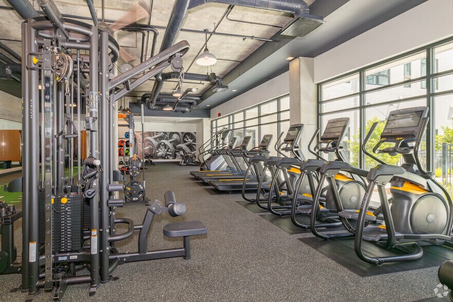 More Photos Of 251 6th St, Sacramento Apartments For Lease