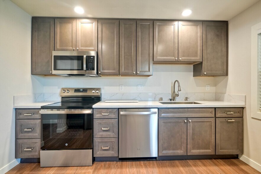 More Photos Of 1045 Main St, Ramona Freestanding For Sale