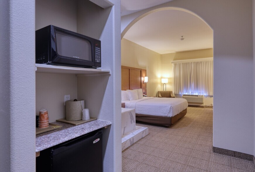 More Photos Of 1055 McNee Rd, Houston Hotel For Sale