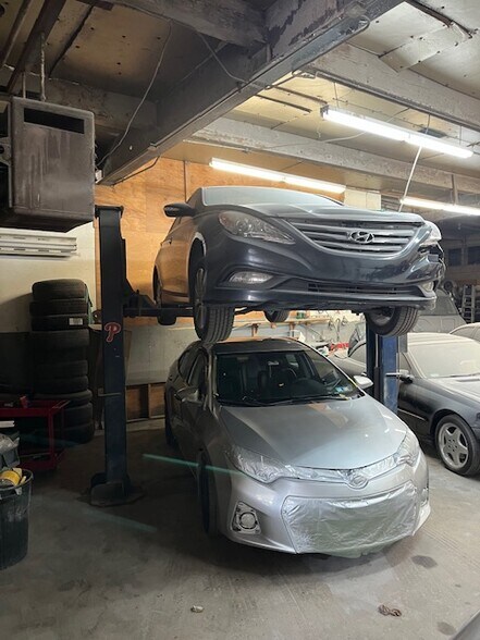 More Photos Of 172-74 W Wingohocking St, Philadelphia Auto Repair For Sale
