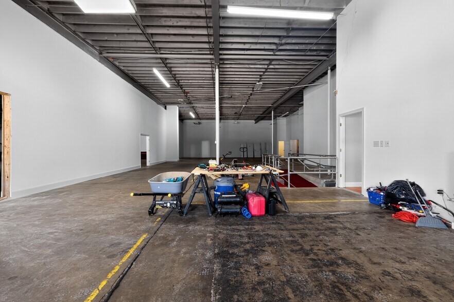 More Photos Of 1512 Garner Rd, Raleigh Warehouse For Lease