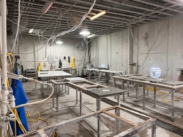 More Photos Of 1842 Gunn Hwy, Odessa Flex For Lease