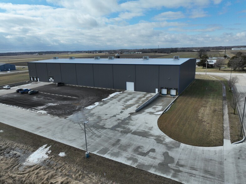 More Photos Of 2300 Raney, Effingham Warehouse For Lease