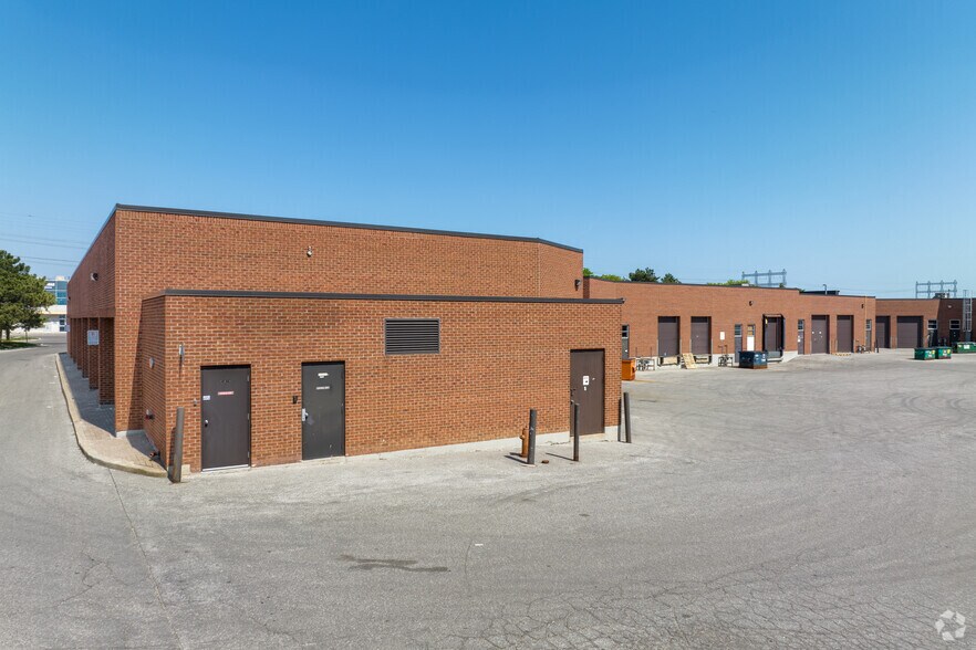 More Photos Of 100 Westmore Dr, Toronto Warehouse For Lease