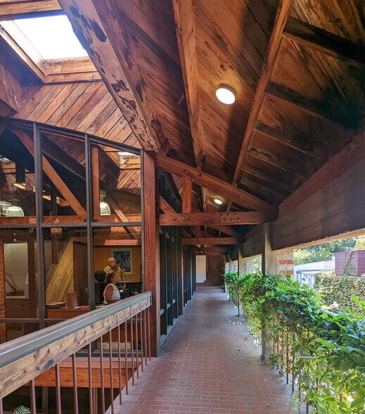 More Photos Of 829 De la Vina St, Santa Barbara Office For Lease