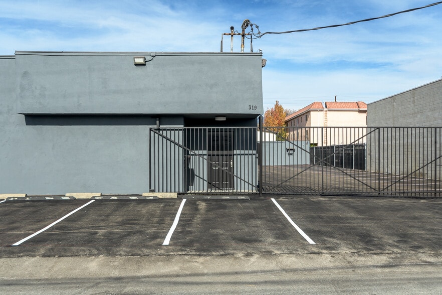 More Photos Of 319 Agostino Rd, San Gabriel Manufacturing For Lease