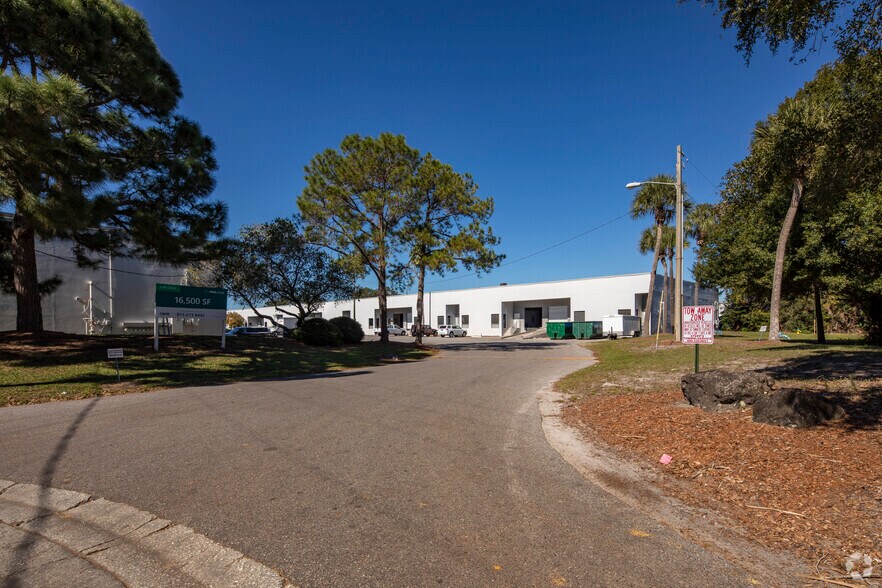 More Photos Of 5501-5519 Pioneer Park Blvd, Tampa Unknown For Lease