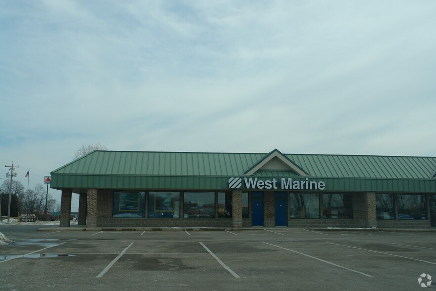 More Photos Of 1449 Green Bay Rd, Sturgeon Bay General Retail For Lease