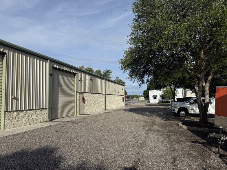 More Photos Of 2552-2558 Merchant Ave, Odessa Warehouse For Lease