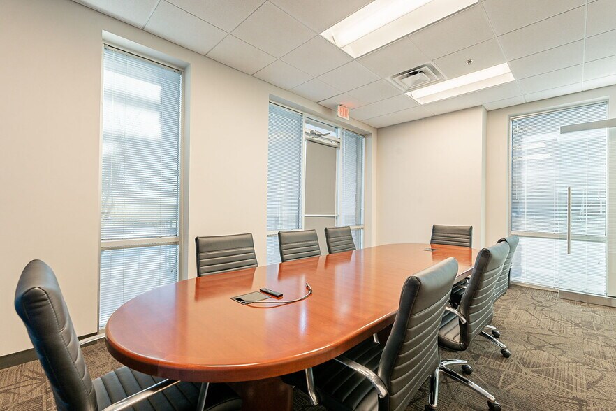 More Photos Of 1095 W Rio Salado Pky, Tempe Loft Creative Space For Sale