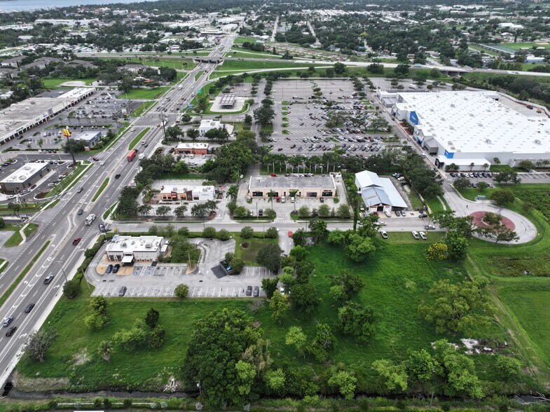 More Photos Of 640 10th St E, Palmetto Land For Lease