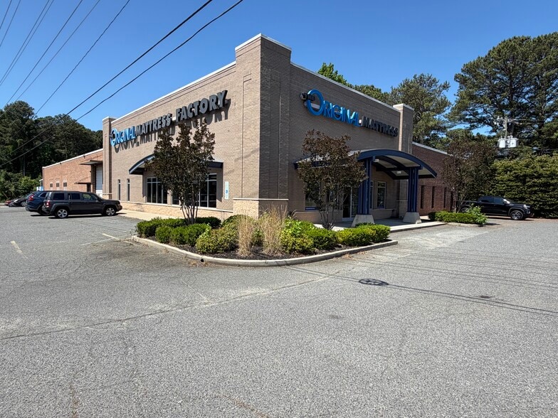 More Photos Of 8200 South Blvd, Charlotte Unknown For Lease