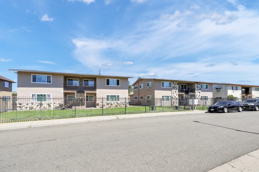 More Photos Of 3355 Lerwick Rd, Sacramento Apartments For Sale