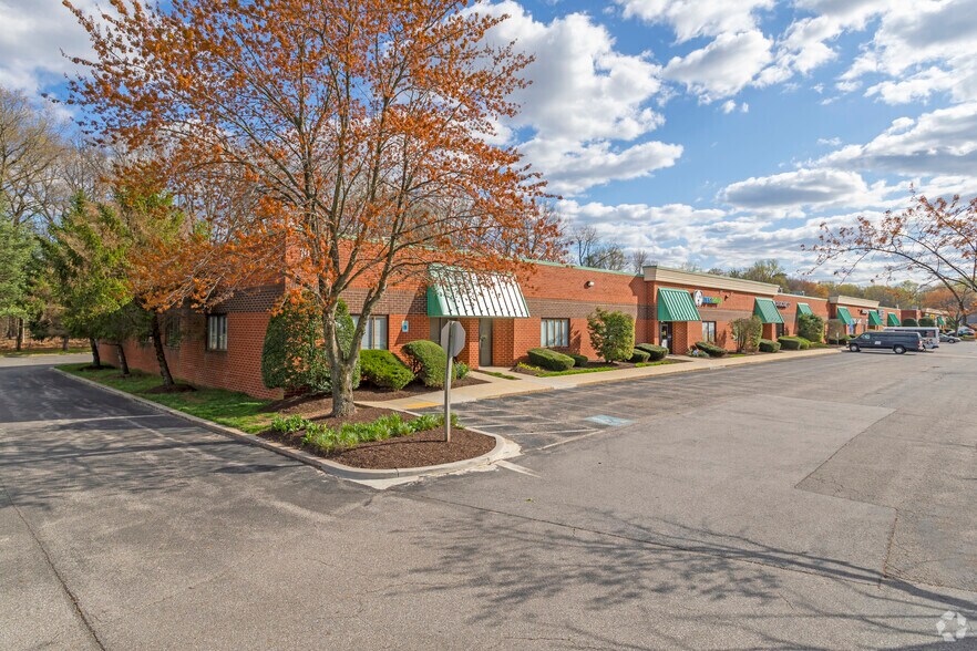 More Photos Of 1041 State Route 3 N, Gambrills Showroom For Lease