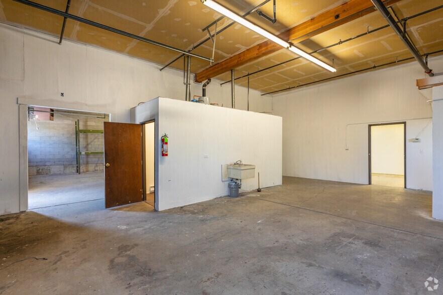 More Photos Of 1591 W Alameda Ave, Denver Showroom For Lease