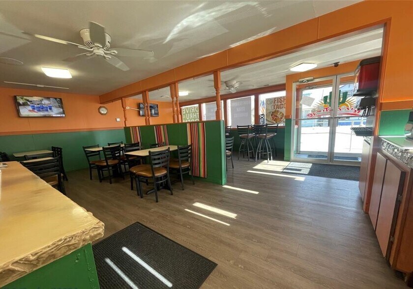 More Photos Of 421 E Commercial Ave, Anaconda Fast Food For Sale