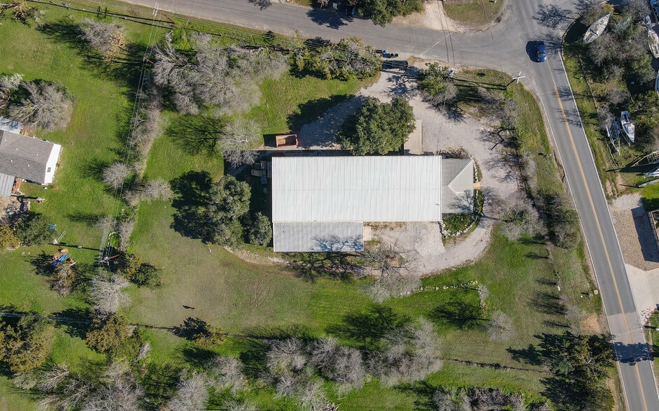 More Photos Of 5206 Beacon Dr, Austin Warehouse For Sale