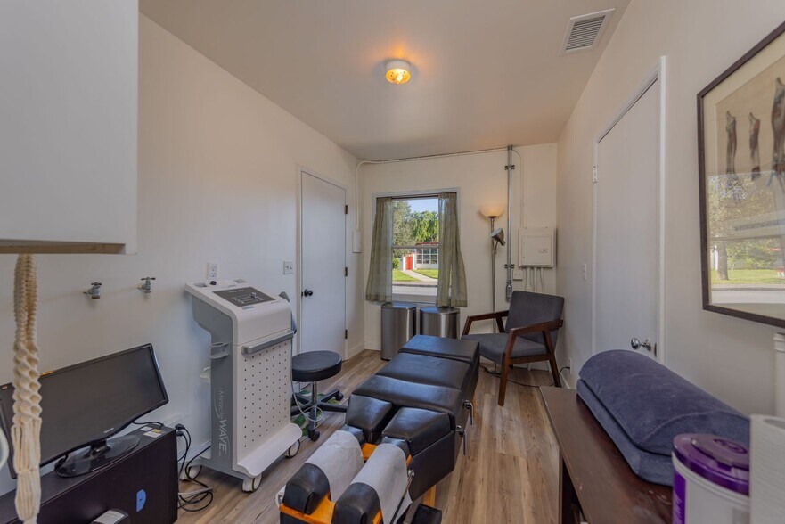 More Photos Of 302 N Montgomery St, Ojai Office Residential For Sale