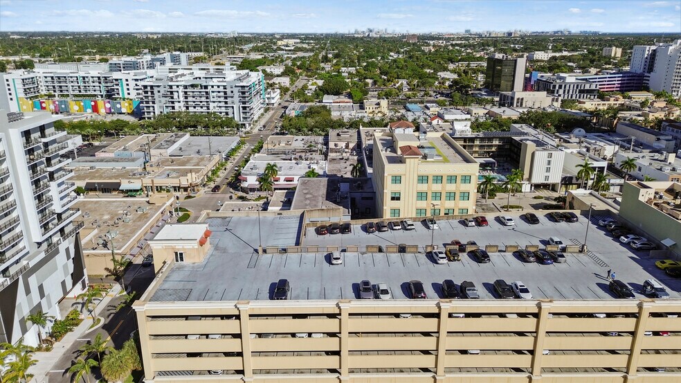 More Photos Of 1940 Harrison St, Hollywood Office For Lease