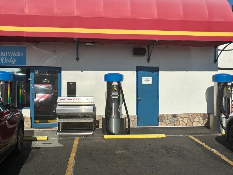 More Photos Of 484 Tunxis Hill Rd, Fairfield Carwash For Sale