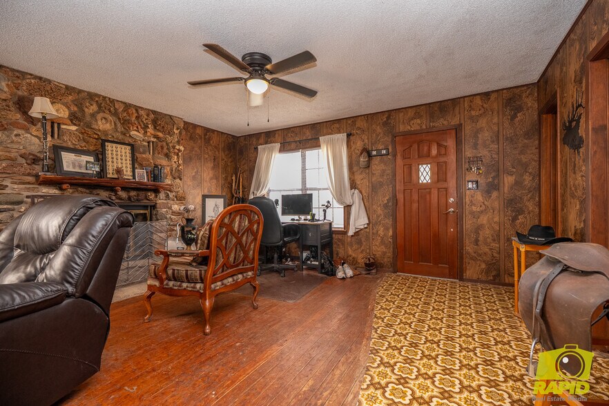 More Photos Of 425 Highland Park, Robert Lee Flex For Sale