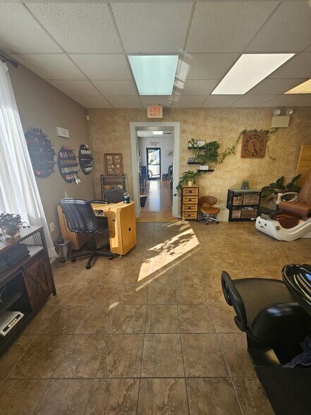 More Photos Of 1101 Chestnut St, Coplay General Retail For Lease