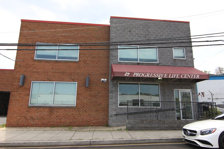 More Photos Of 1933 Montana Ave NE, Washington Warehouse For Lease